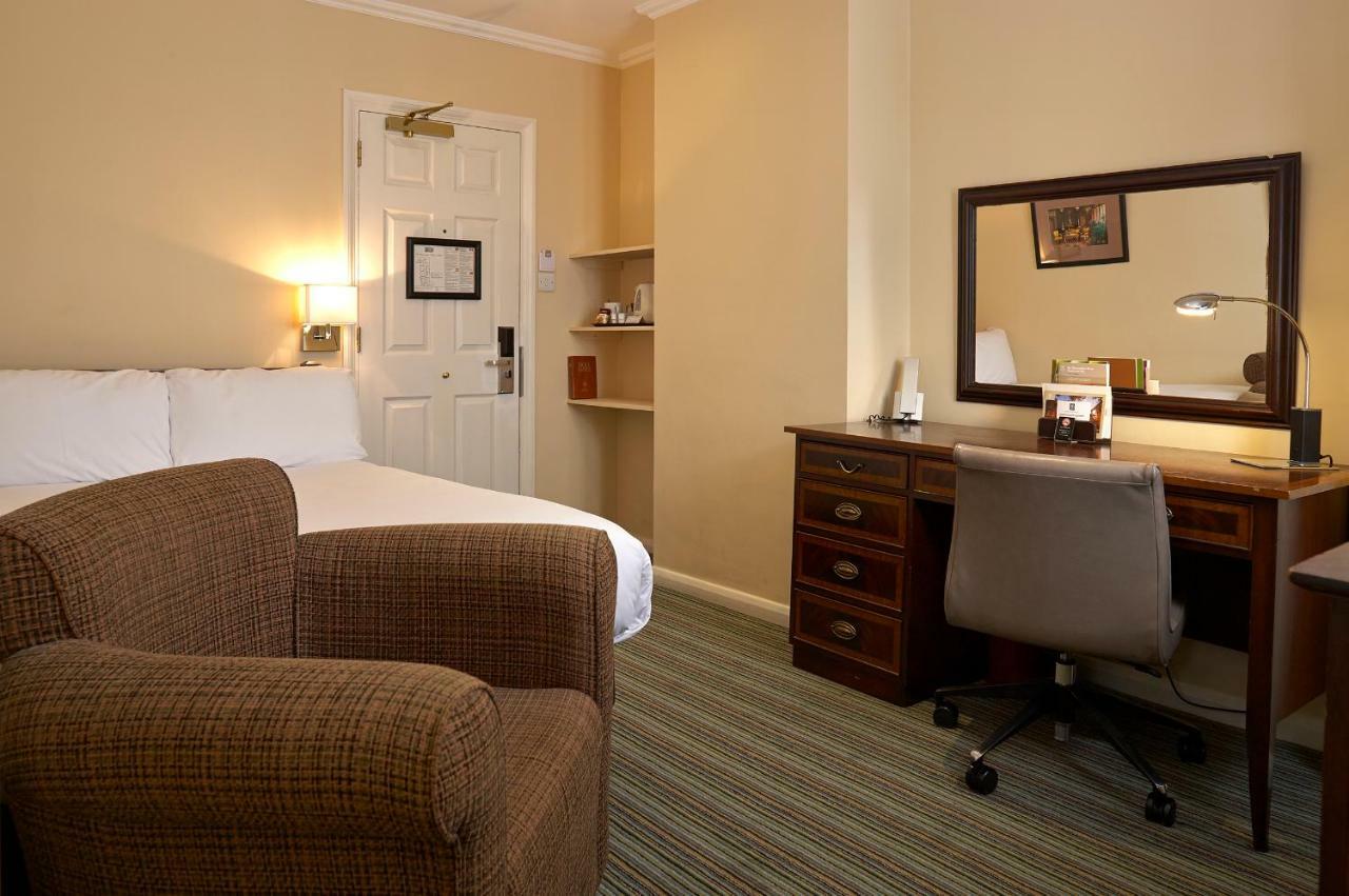 Sir Christopher Wren Hotel Windsor Room photo